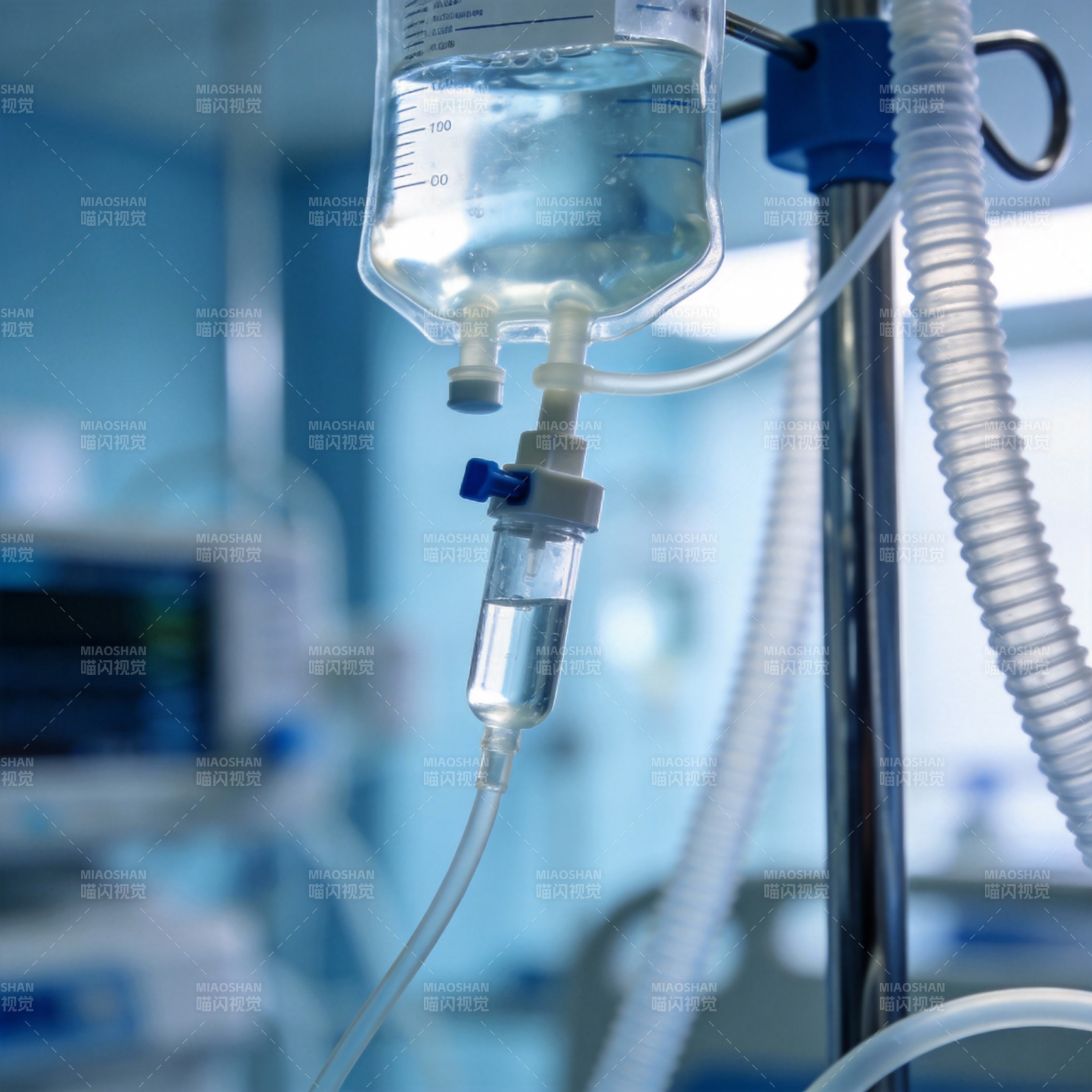 输液袋特写图片