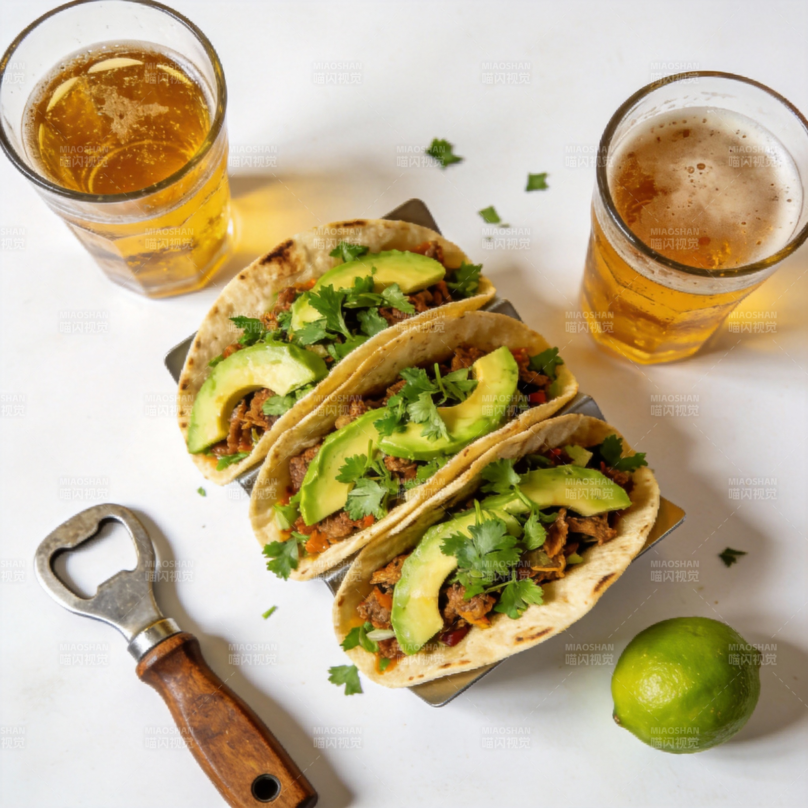 美味塔可配啤酒图片