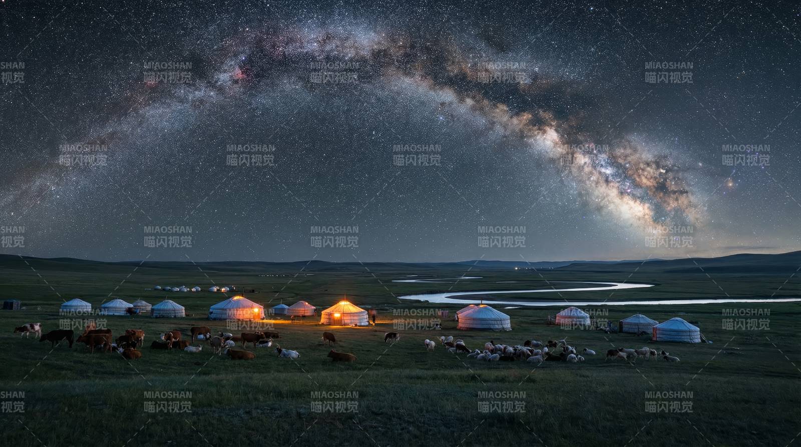 草原星夜蒙古包图片