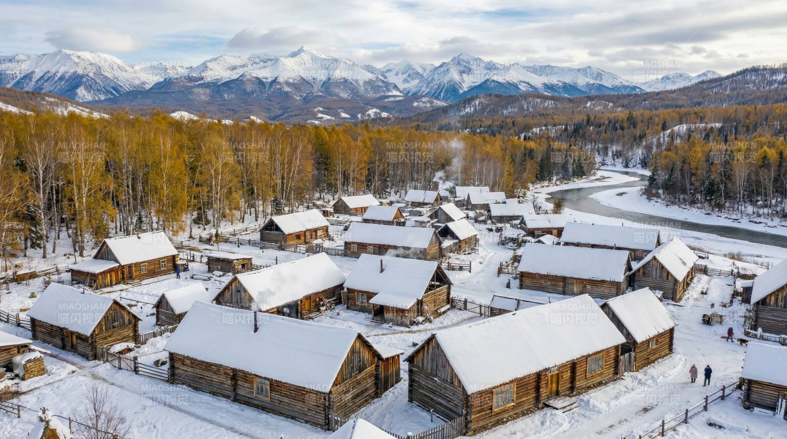 雪乡木屋群图片