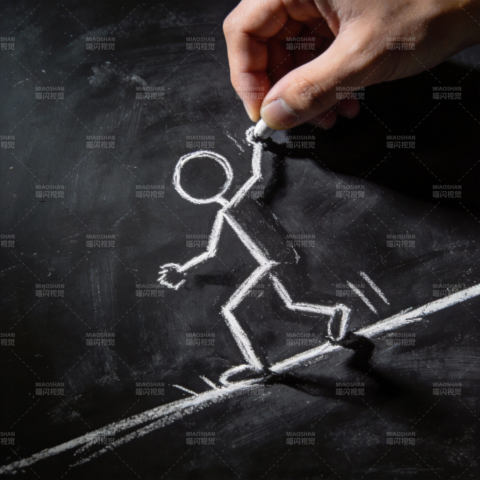 粉笔画奔跑人影图片