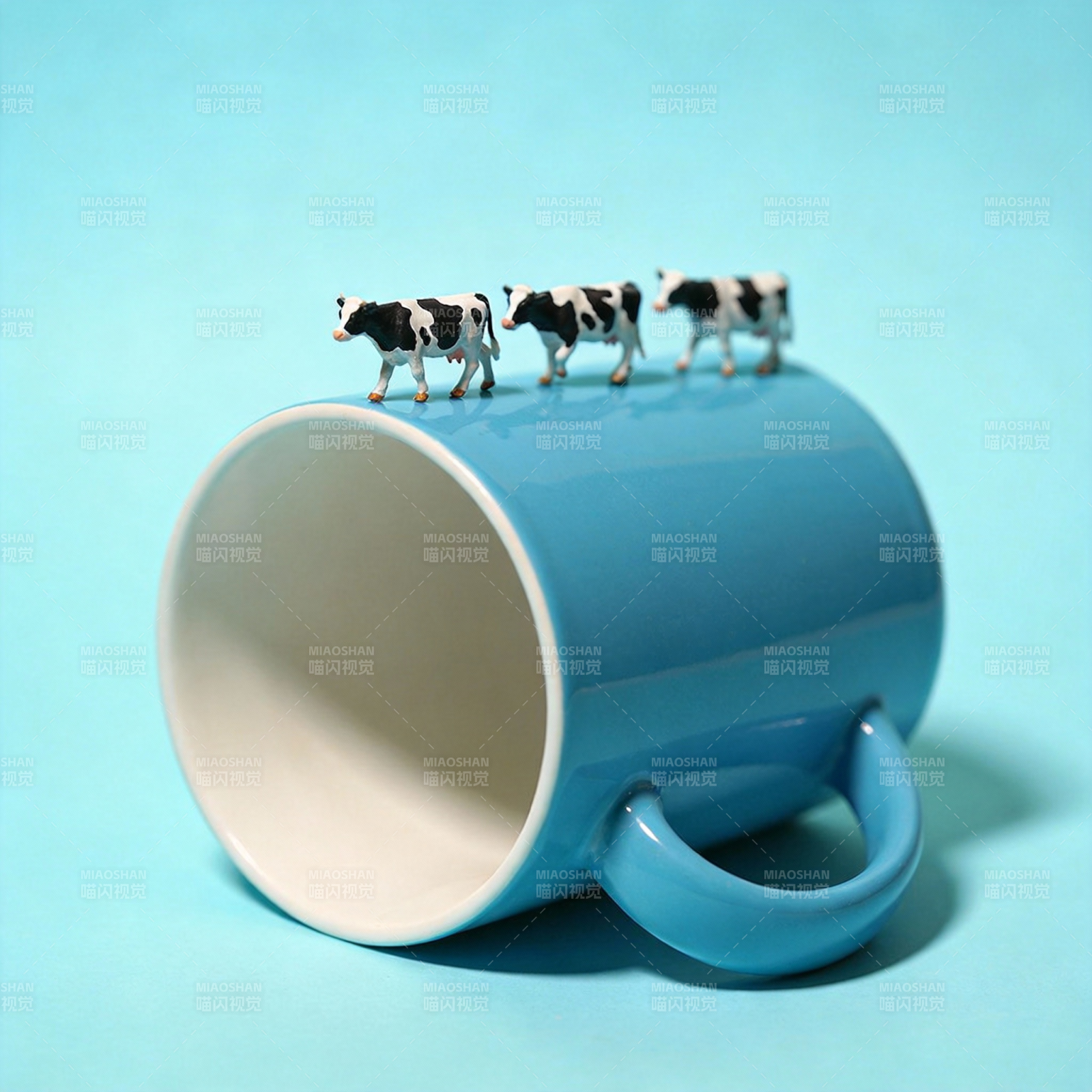 牛群登杯顶图片