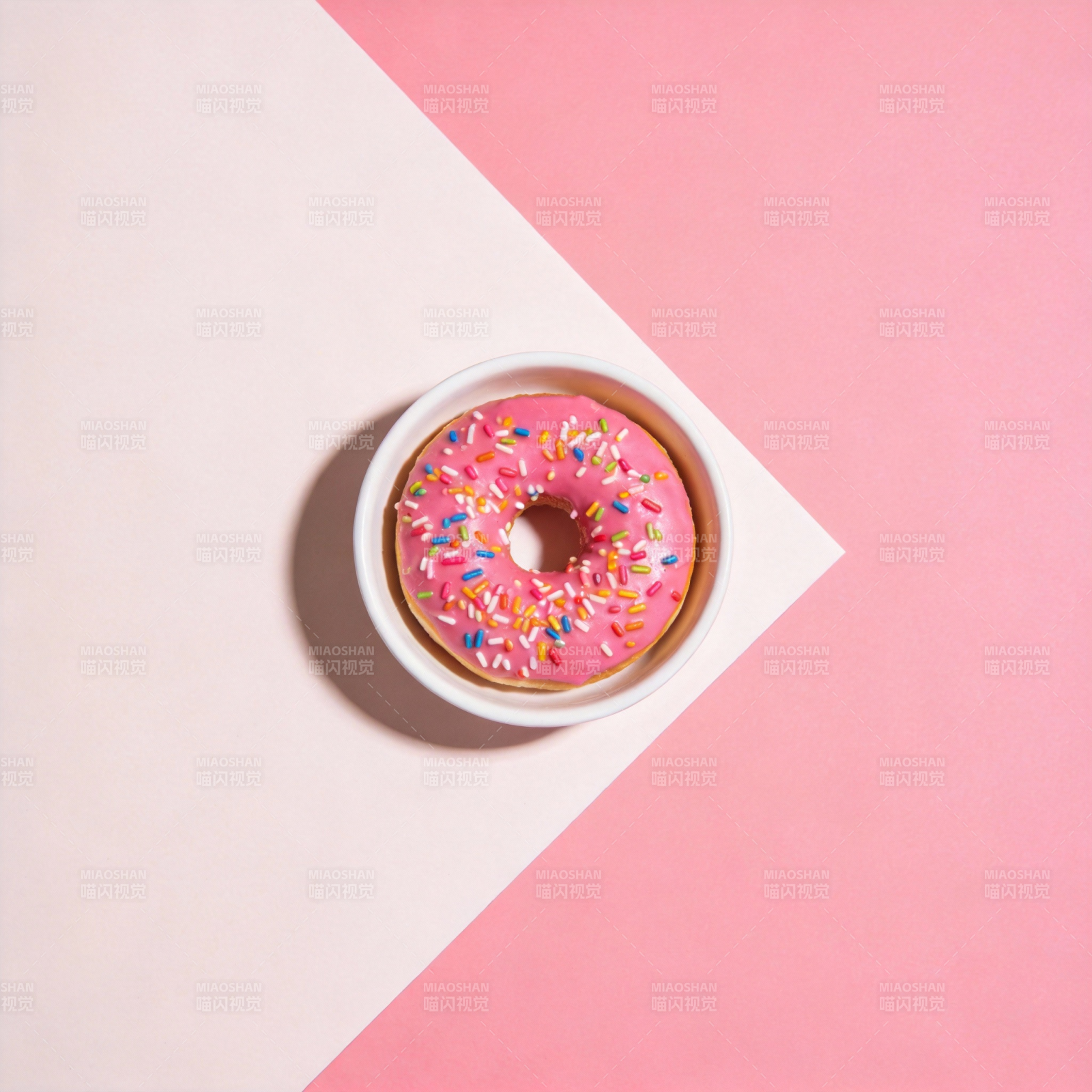 粉色甜甜圈图片