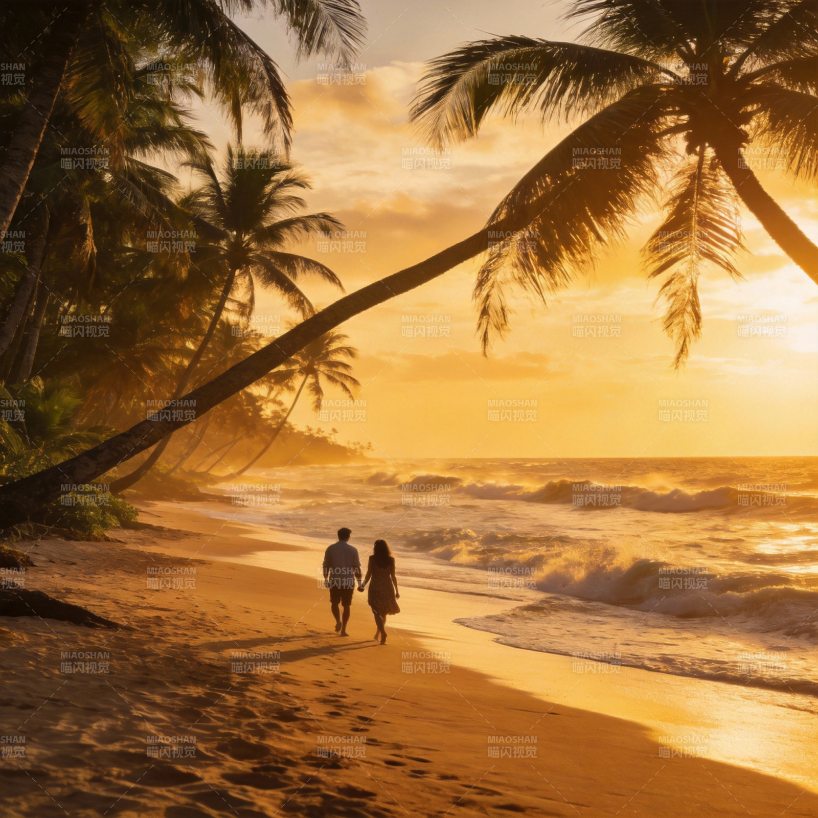 夕阳下的海滩情侣图片