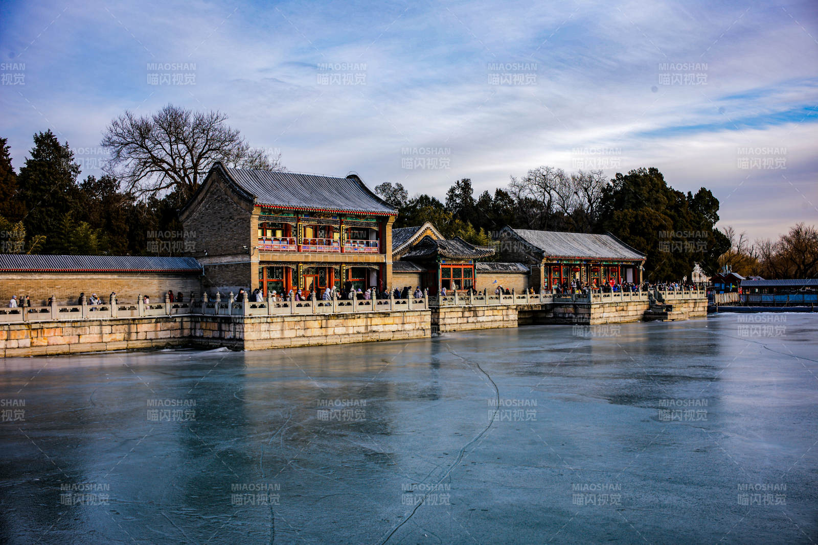 颐和园 冰湖古亭静谧景图片