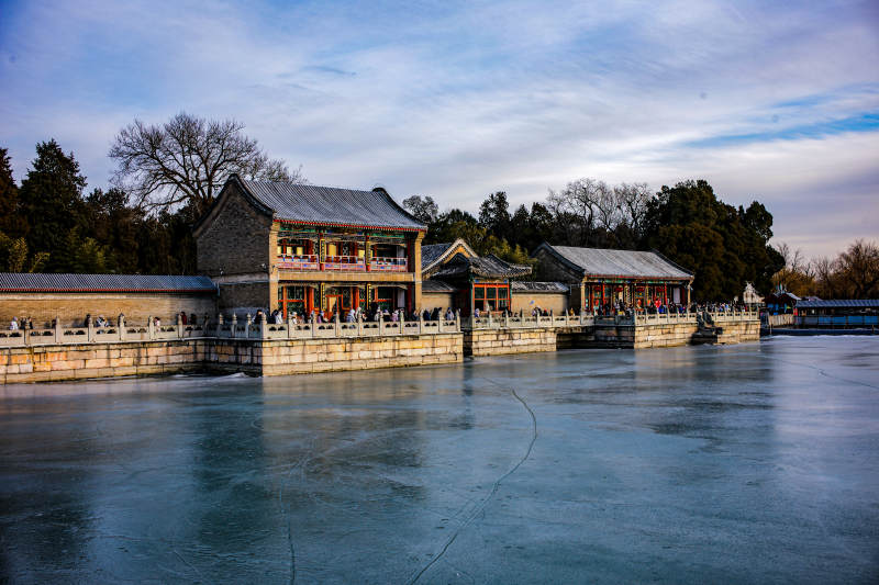 颐和园 冰湖古亭静谧景图片