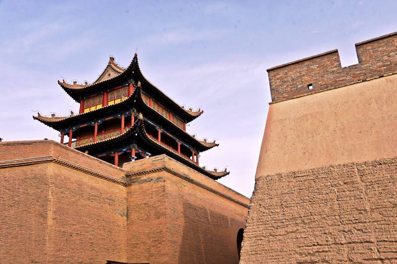 甘肃嘉峪关古城楼阁风光图片