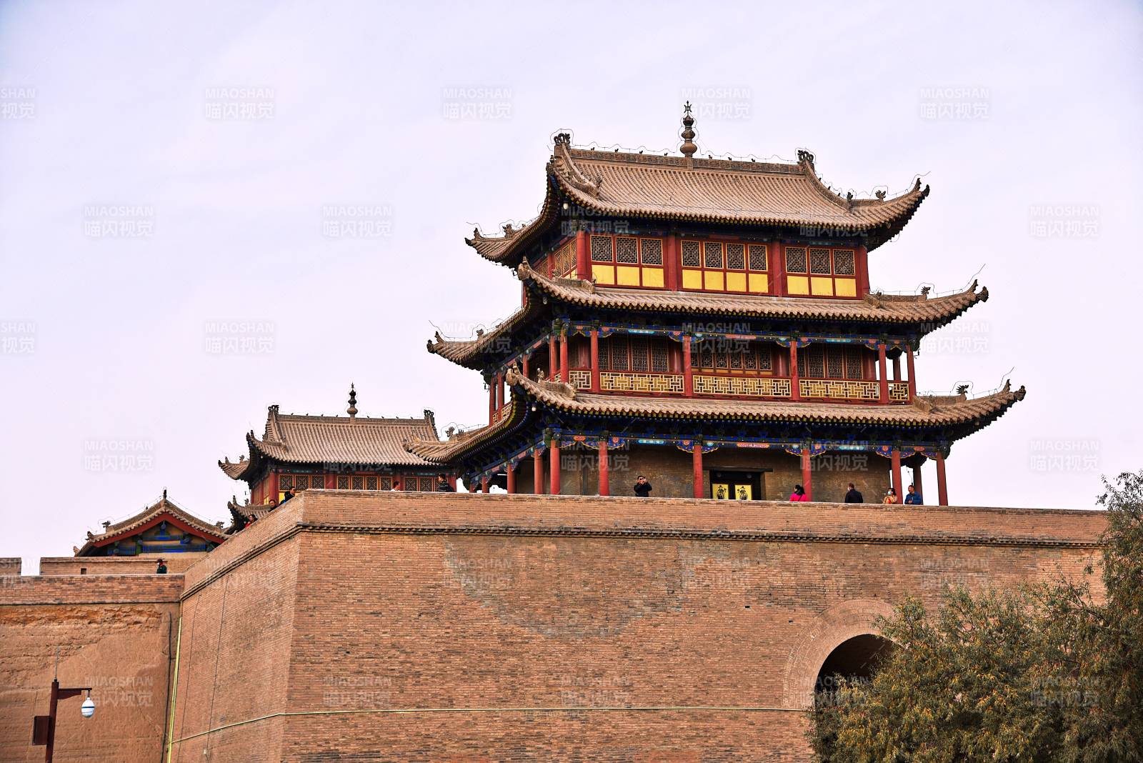 甘肃嘉峪关古城楼阁图片