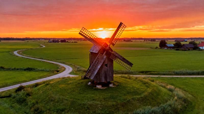 风车夕阳美景图片