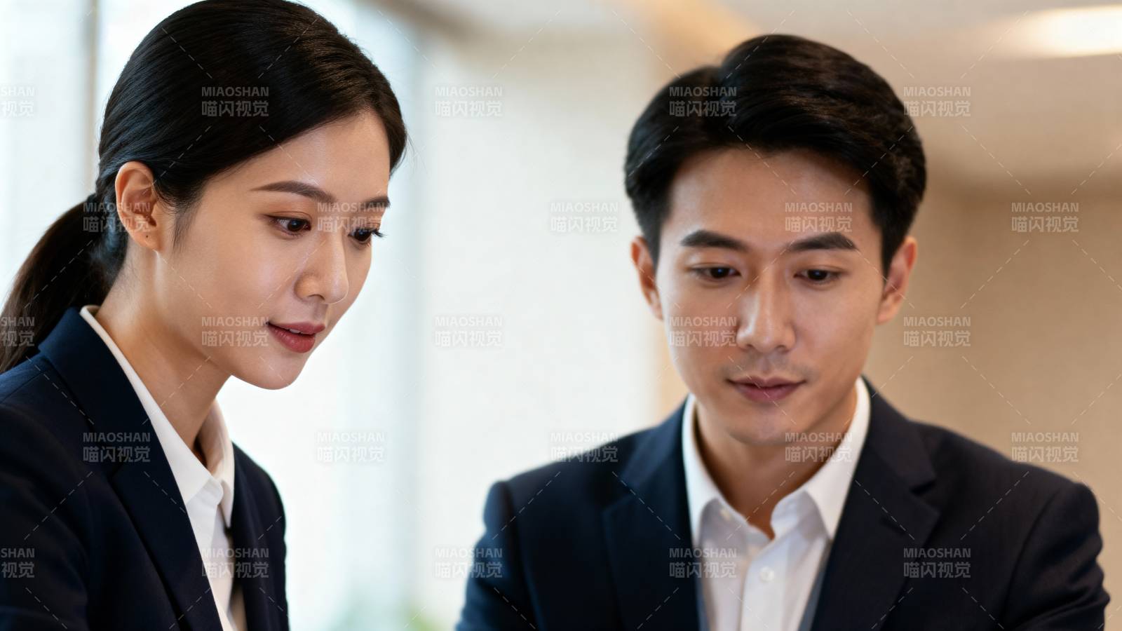 职场专注时刻图片