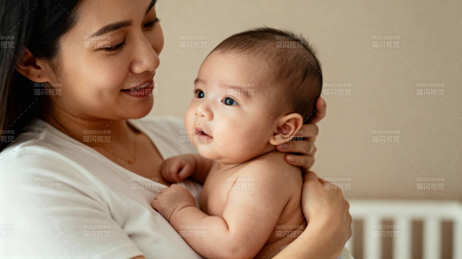 母爱温馨瞬间图片