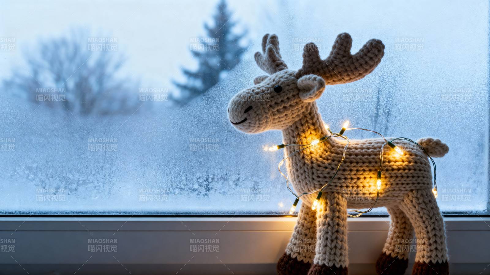 窗边的毛线鹿图片