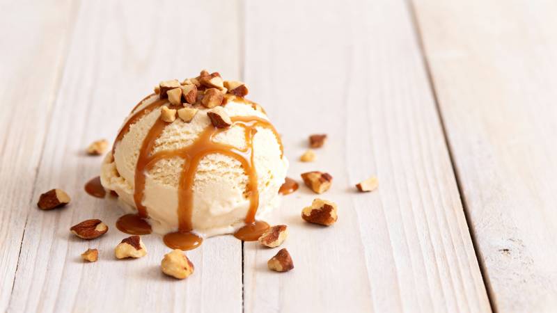 焦糖坚果冰淇淋图片