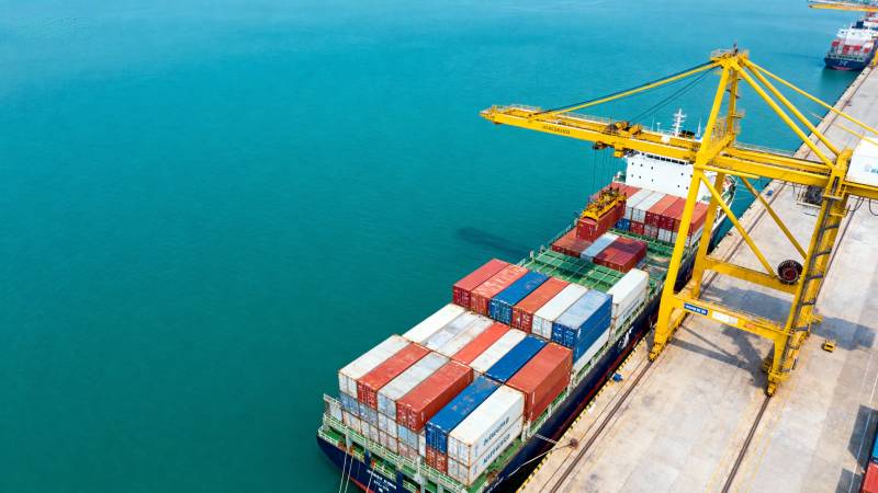 港口集装箱装卸图片