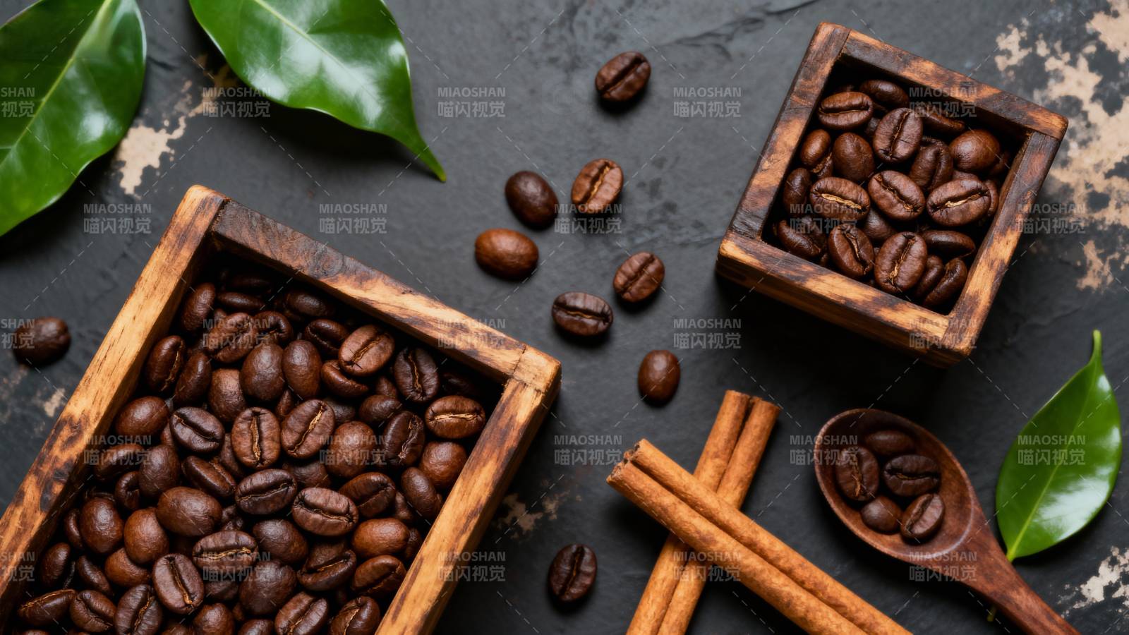 咖啡豆与香料静物图片