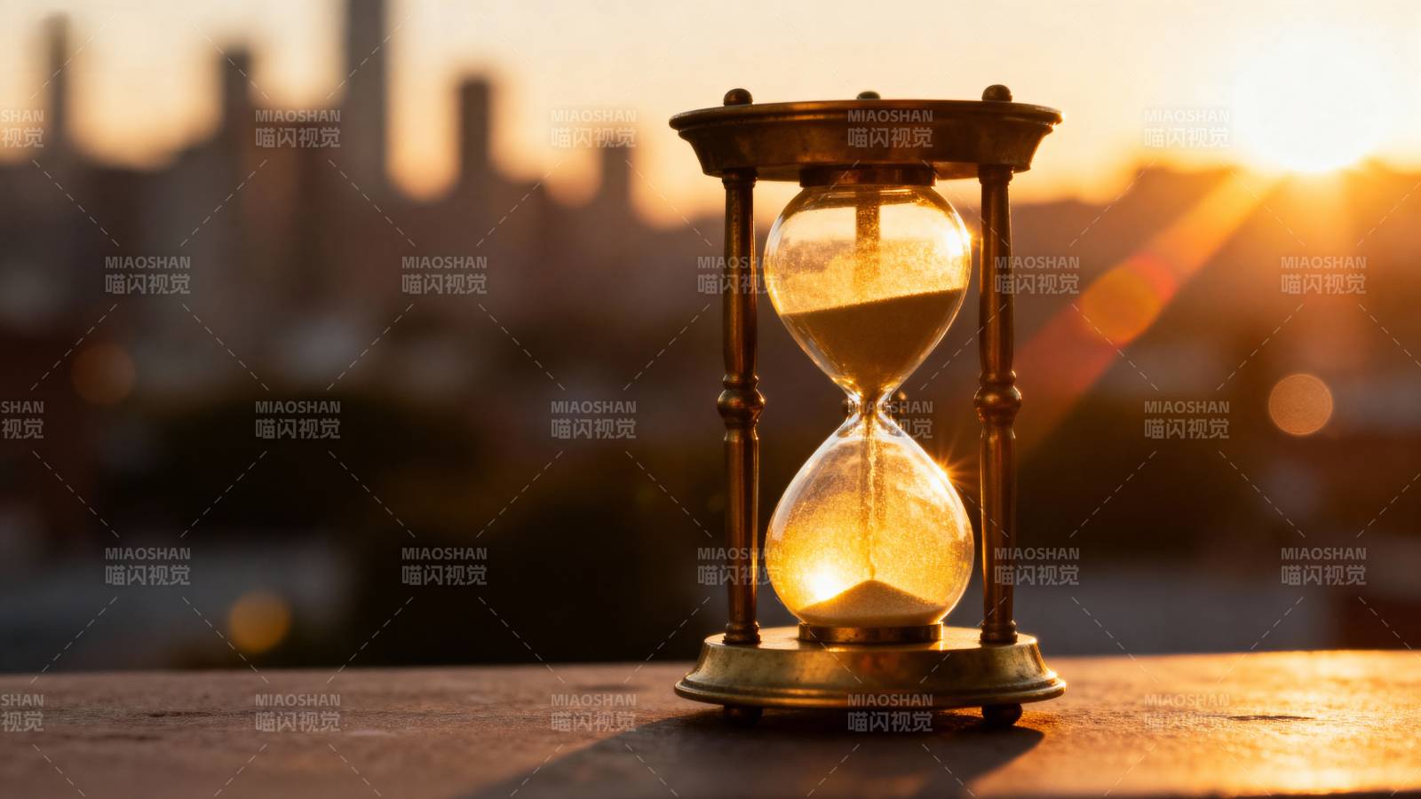 沙漏映夕阳图片