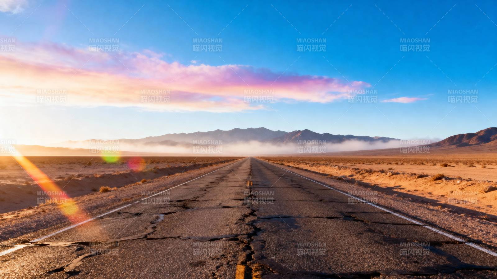 荒漠公路尽头图片