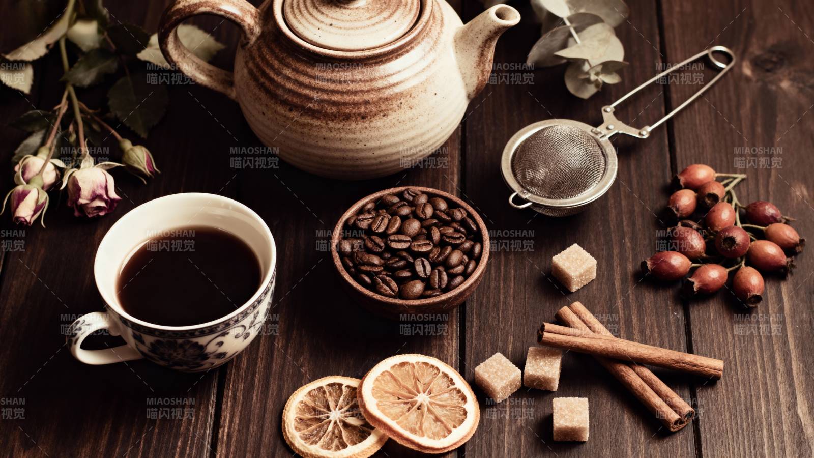 茶香四溢的静物图片