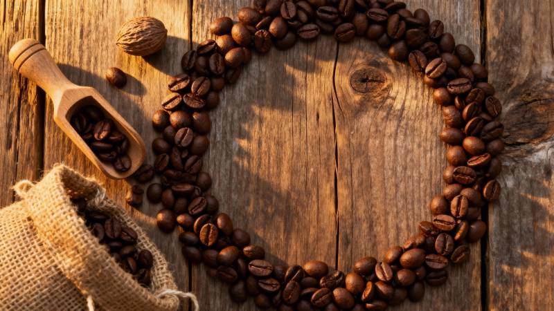 咖啡豆围成圈图片