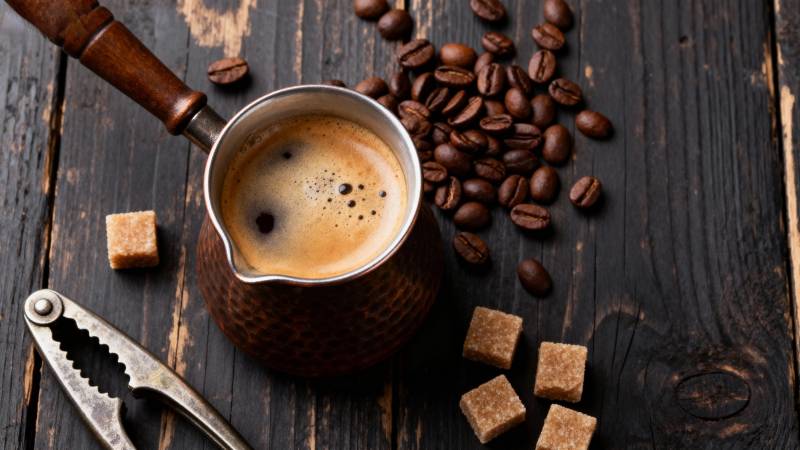 咖啡与糖块的静谧时光图片