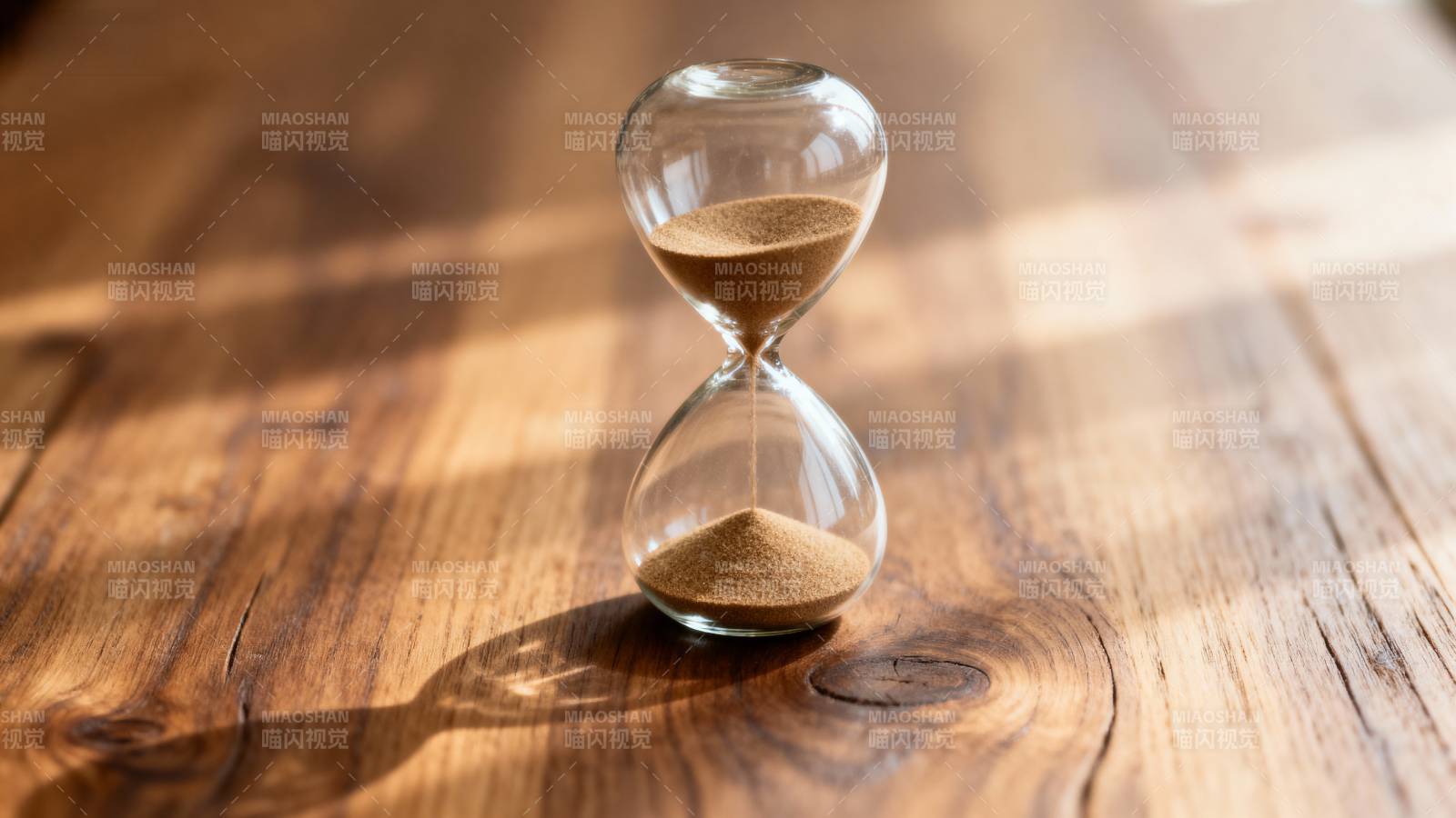 沙漏时光流逝图片