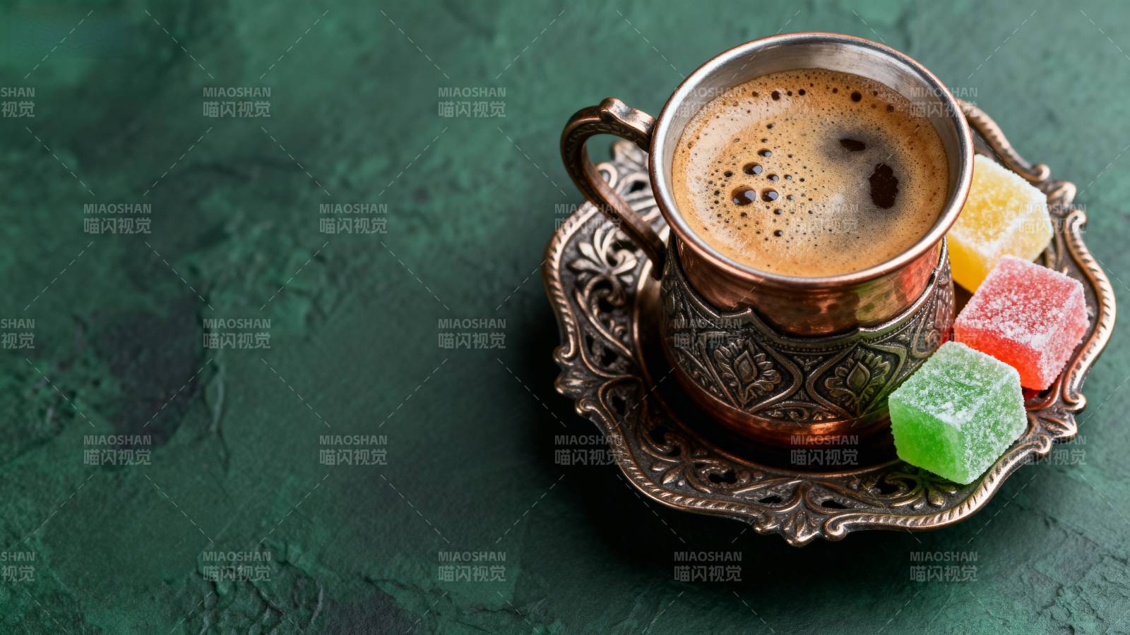 咖啡与糖果的静谧时光图片