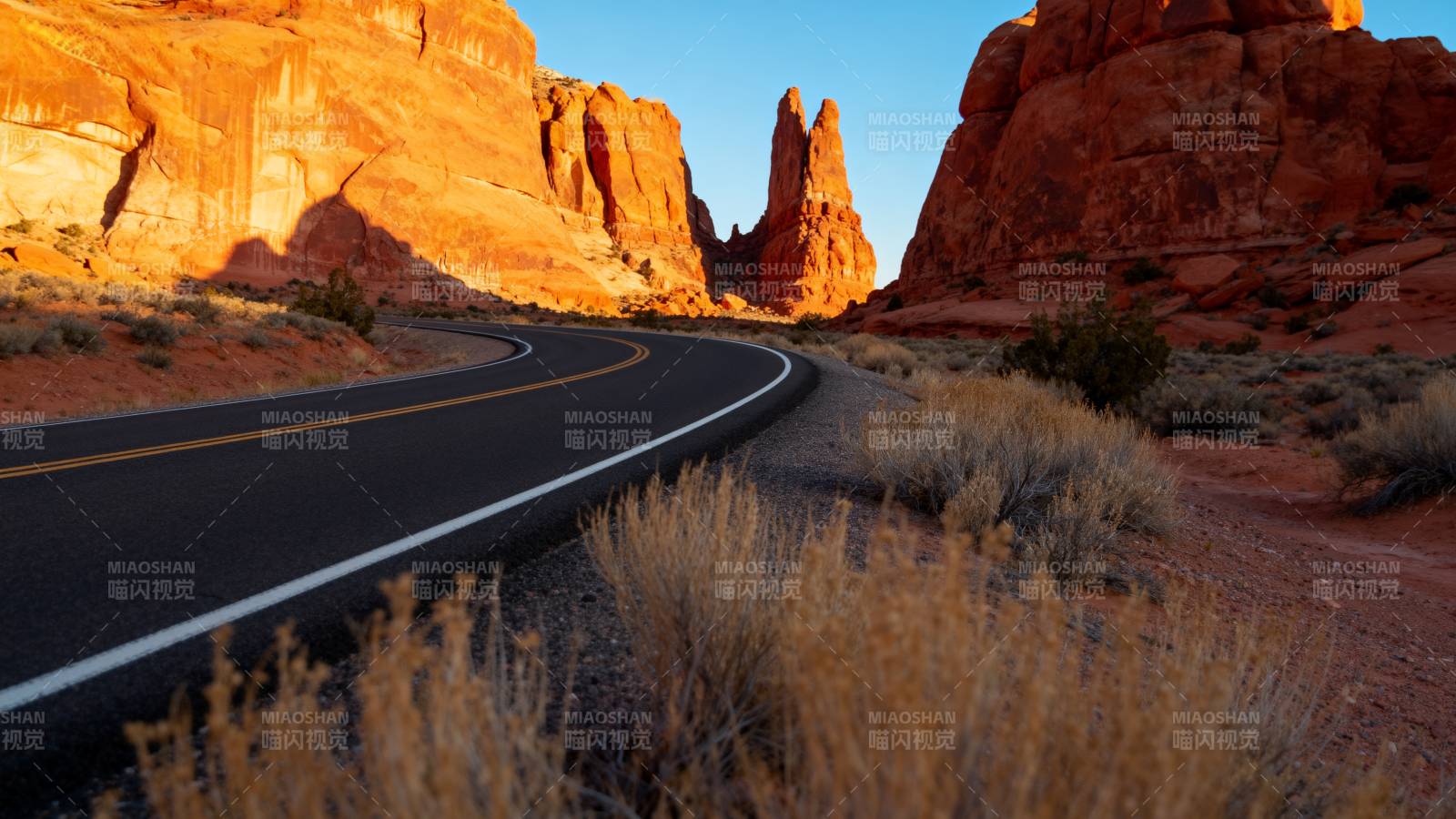 峡谷公路美景图片