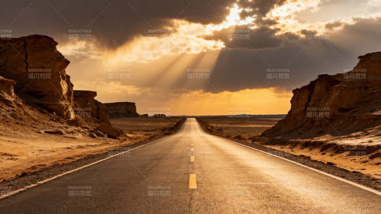 沙漠公路日落图片