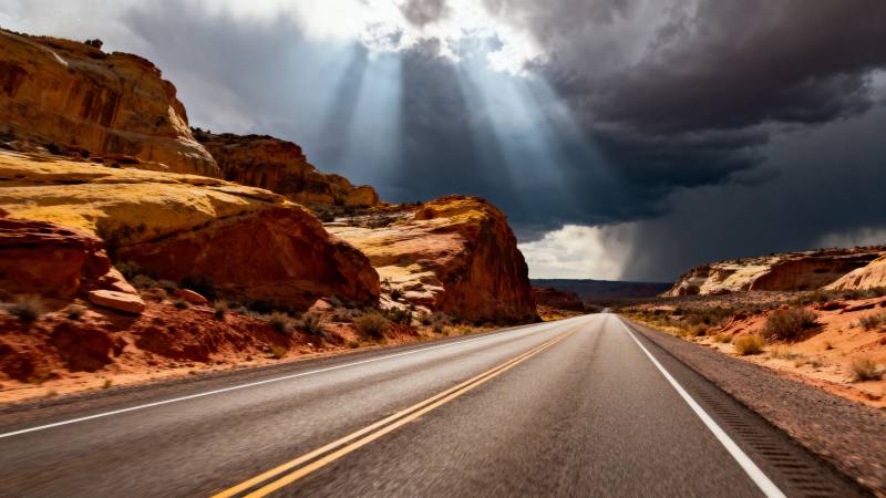 荒漠公路光束穿透图片