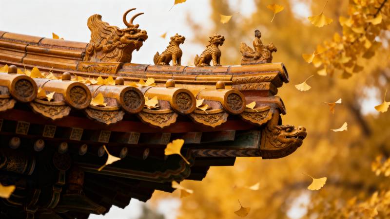 秋叶飘落古檐间图片