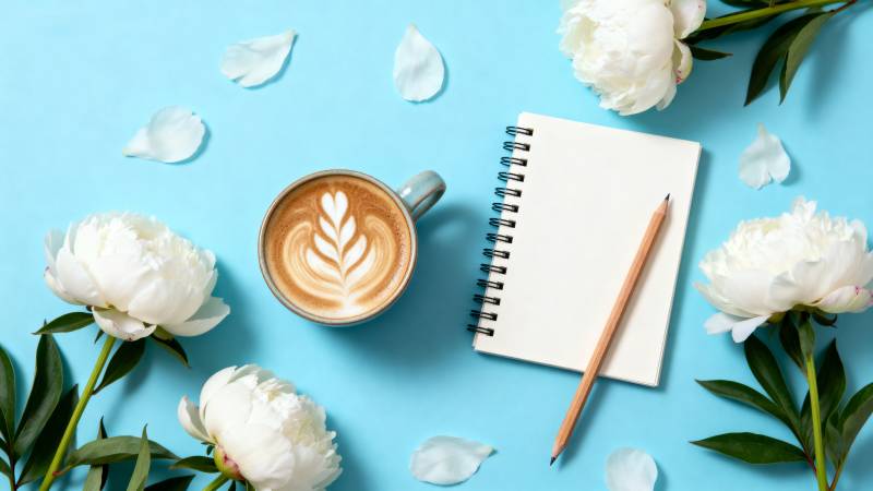 花间咖啡与笔记图片