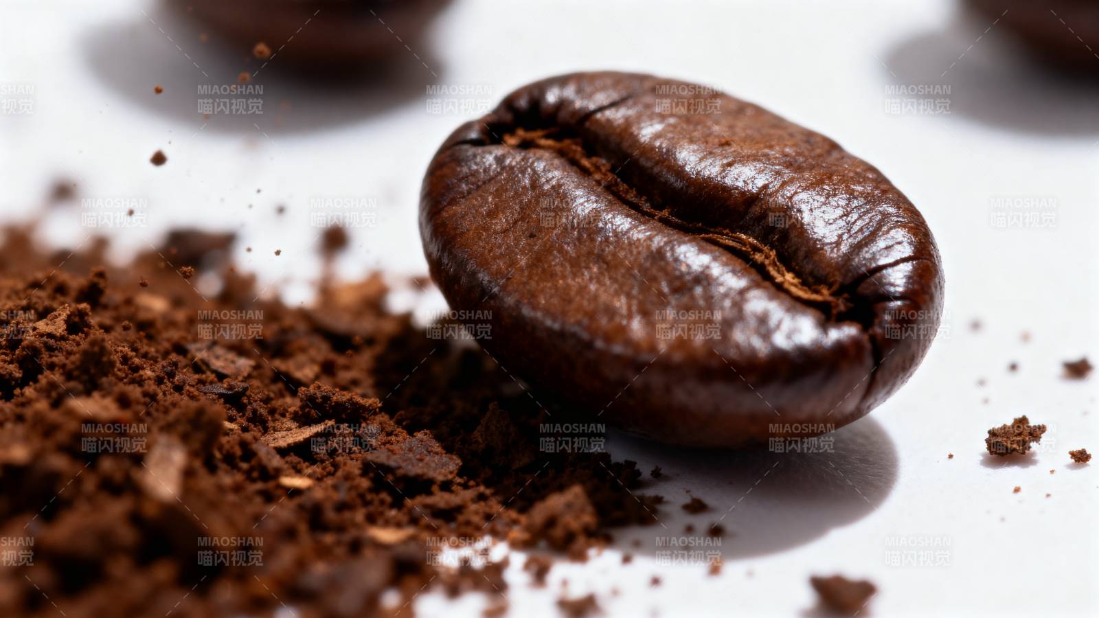 咖啡豆与研磨粉图片