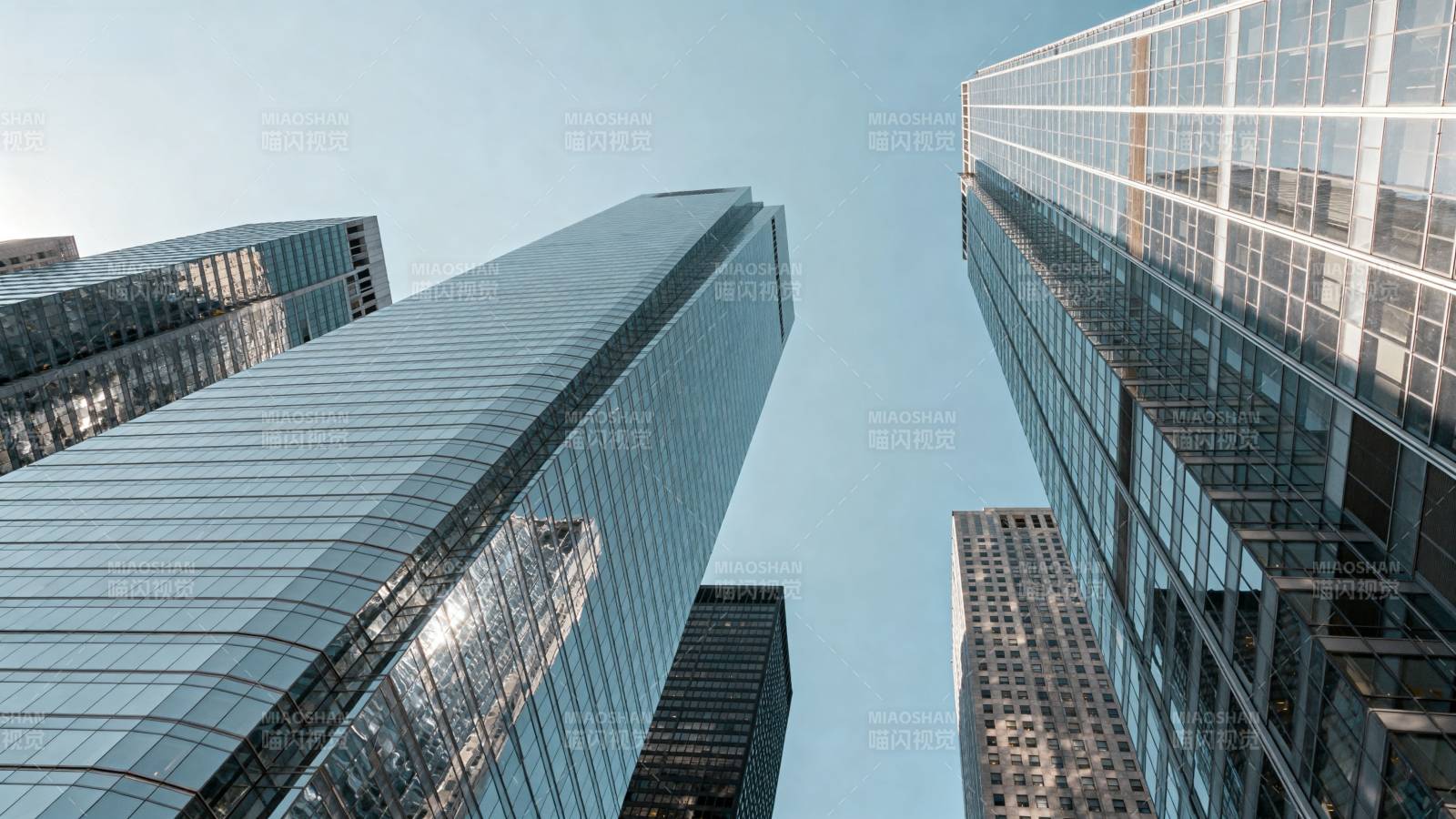 摩天大楼仰视图图片