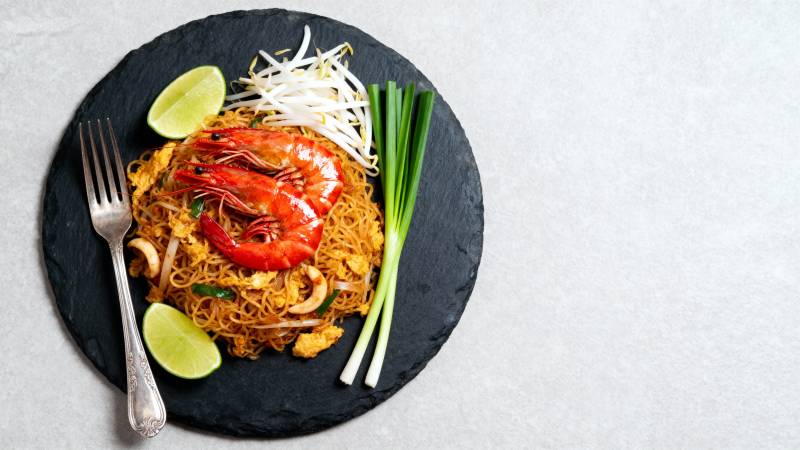 泰式炒河粉配虾图片