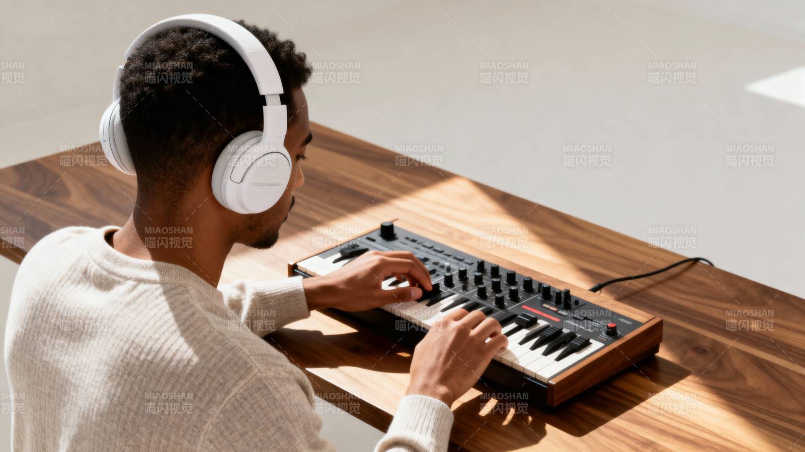 音乐创作瞬间图片