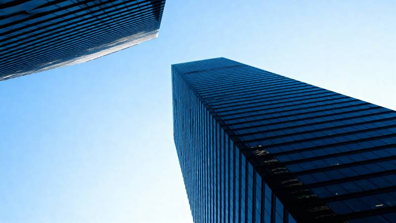 摩天大楼仰视图图片