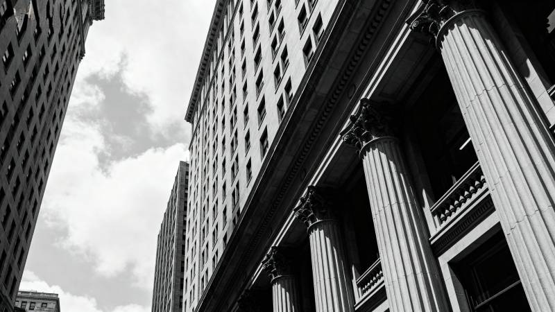 城市建筑仰视图图片