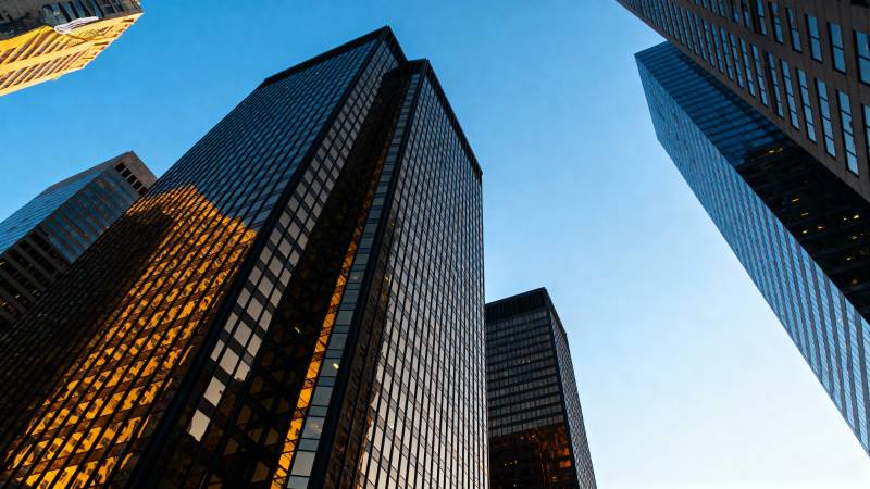 城市高楼仰望图片