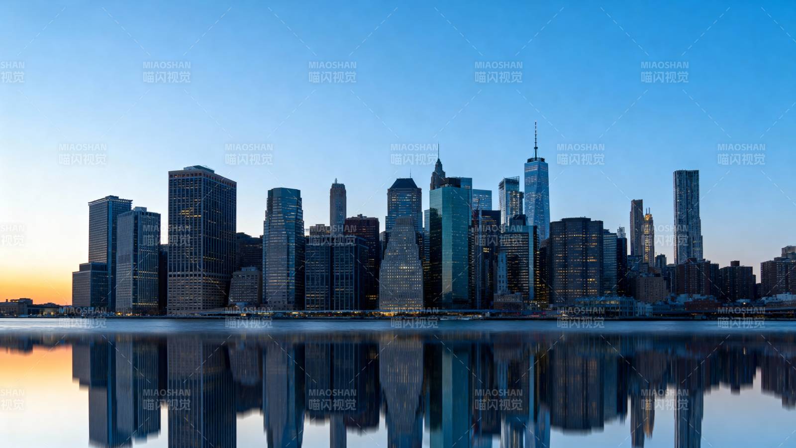 城市天际线倒影图片
