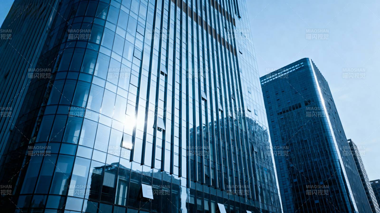 现代都市高楼林立图片