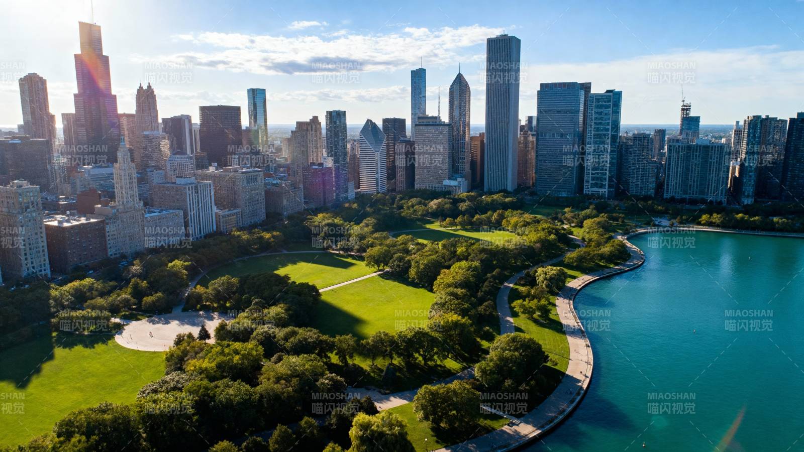 城市绿洲与高楼共舞图片