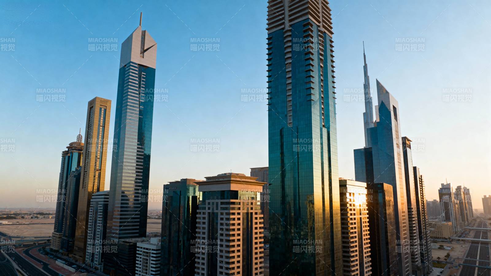 迪拜摩天大楼群图片