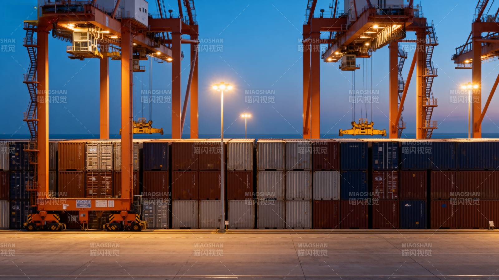 港口夜景集装箱图片