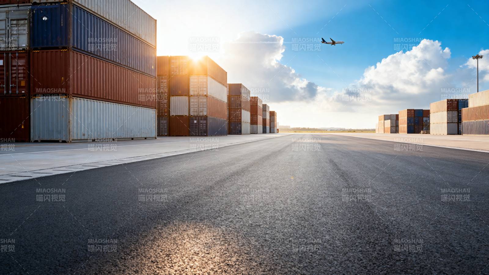 集装箱码头日出图片