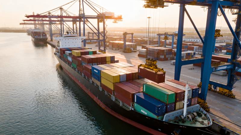 港口集装箱装卸图片