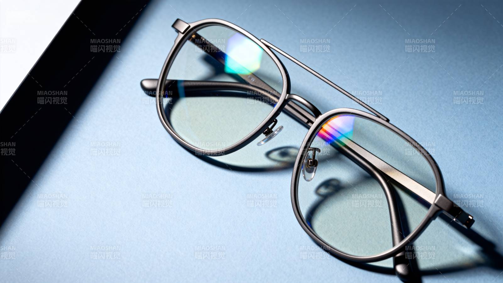 时尚金属眼镜图片