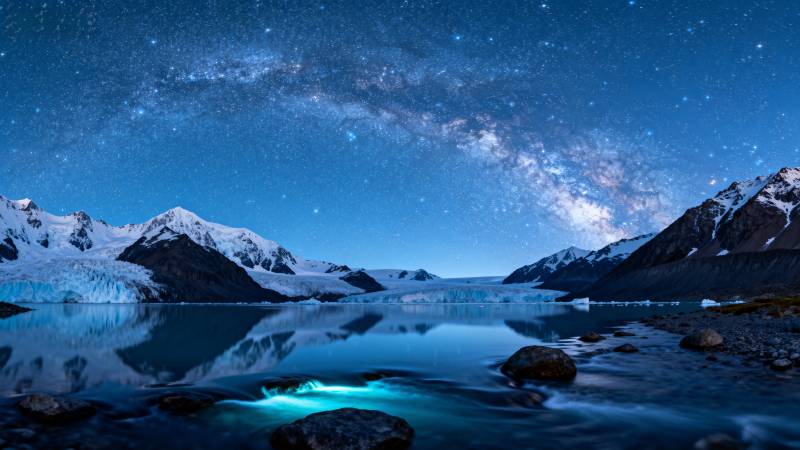 星河映雪山湖图片