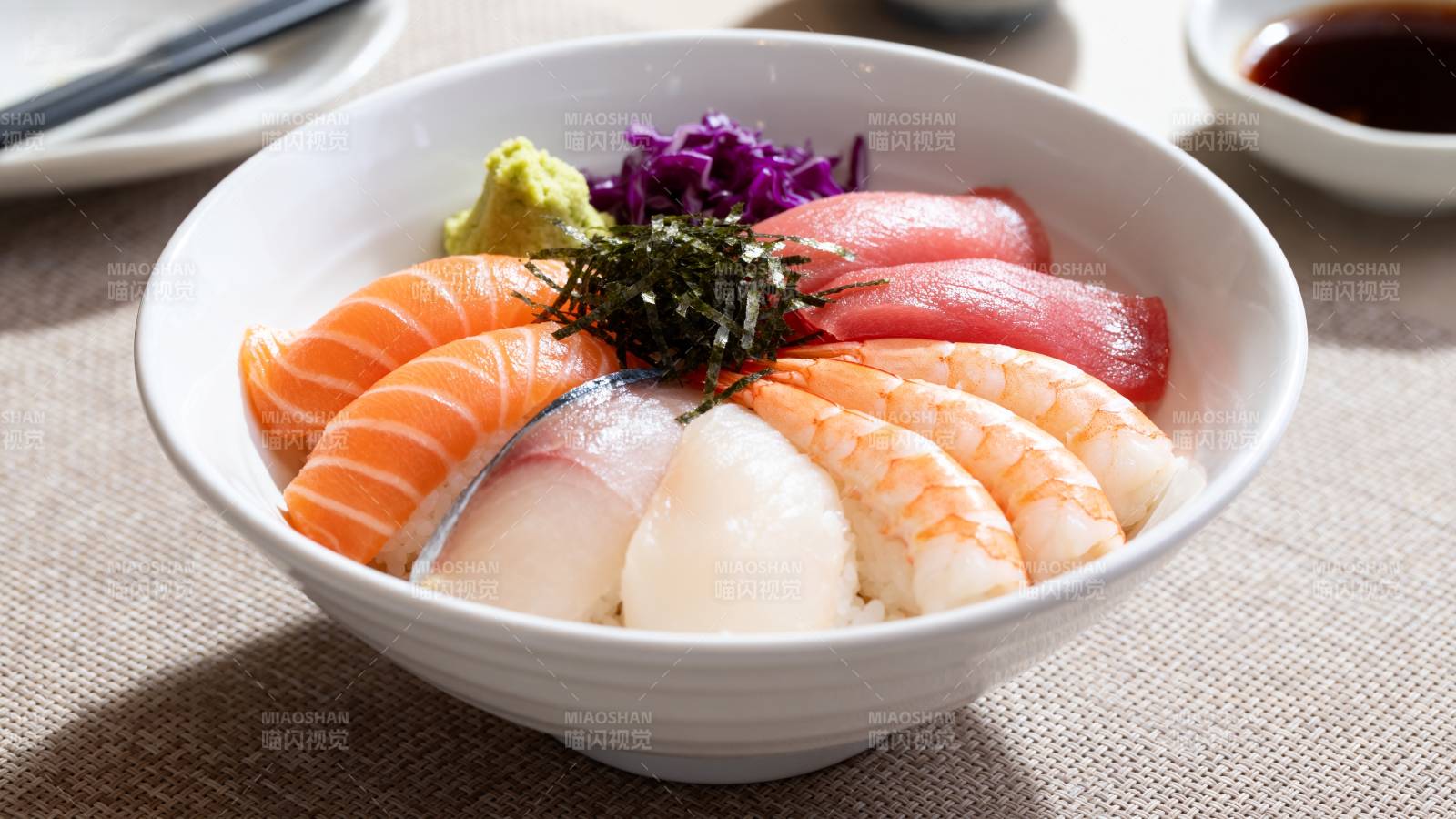 精致刺身拼盘图片