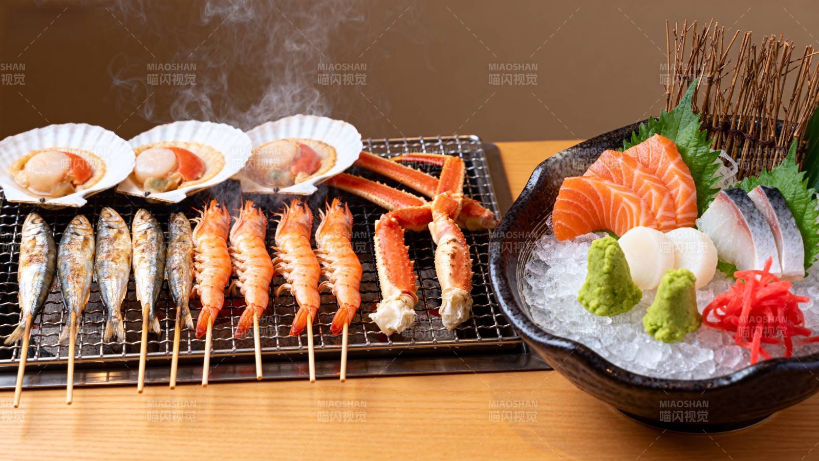海鲜烧烤与刺身拼盘图片