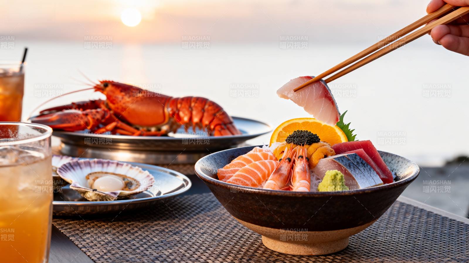 海边日落海鲜盛宴图片